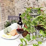 -coeur Historique -my Little Garden - Parking Gratuit 500m -la Clef De Apartamento