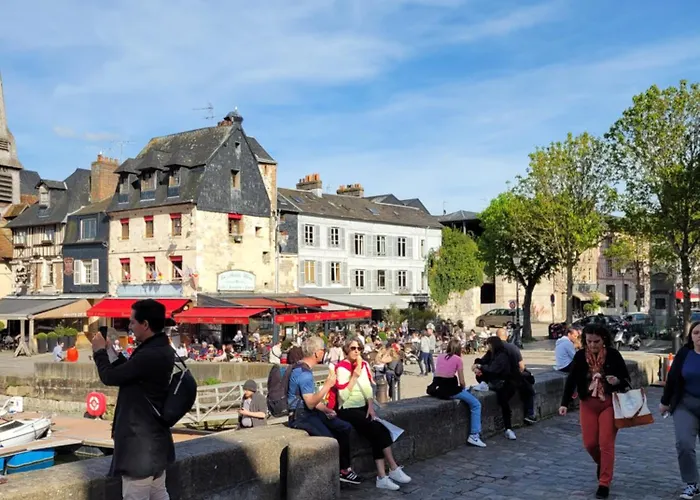 Apartament -coeur Historique -my Little Garden - Parking Gratuit 500m -la Clef De Honfleur